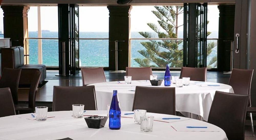 Cottesloe Beach Hotel Perth Esterno foto